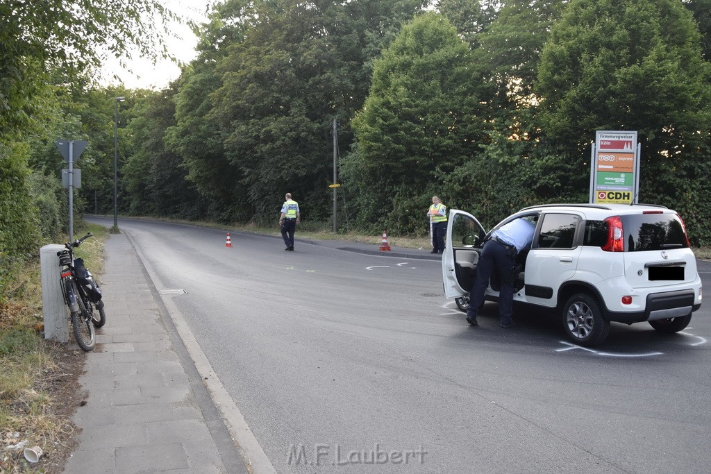 VU PKW Rad Koeln Porz Gremberghoven Alter Deutzer Postweg Josef Lindner Weg P27.JPG - Miklos Laubert